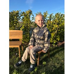 Lille TOKYO brnestol med et moderne look - Akacietr