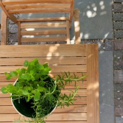 Tilde Havem�bels�t � 210 cm Teakbord &amp; 6 UV-Beskyttede Era Stabelstole - cappuccino-farvet