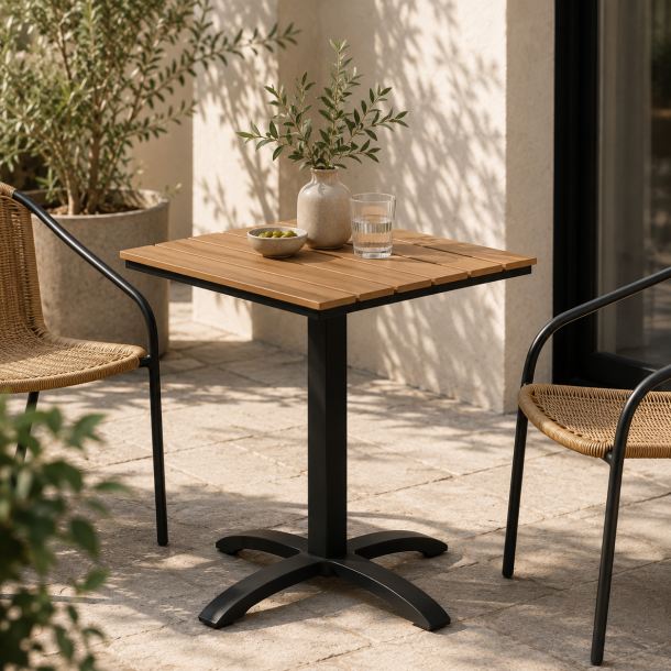 Lisa Caf�bord � 70�70 cm � Nonwood &amp; Aluminium - v�lg mellem farverne Natur eller Sand