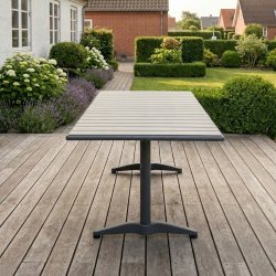 Diana tr�dg�rdsbord f�r 4 personer