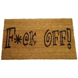 "F*ck Off" en liten drrmatta med stor betydelse. Drrmattan tl utomhusbruk ret runt. 40 x 70
