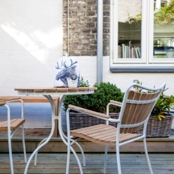 Ella cafset. Bord + 2 stolar. Vlj frg p ramen: vit eller. gr