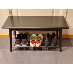 Sort lille bnk til entren NOBLE - inklusiv hynde og strop 