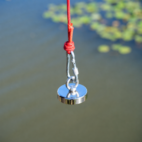 Robust fiskemagnet i st�l og nylon med 150 kg tr�kkraft - Perfekt til magnetfiskeri