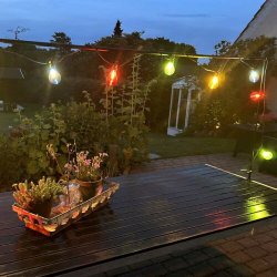 Partylights til parasol og andet. Skaber hygge om aftenen. Lavenergi LED kde - vlg farve p prene
