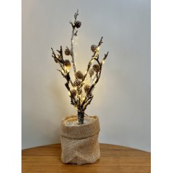 Juletr i jutepose med 20 LED lys. Hjde: 50 cm. Vlg mellem med eller uden sne