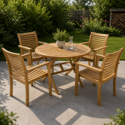 Teakset med runt tr�dg�rdsbord �: 90cm och staplingsstolar - allt i sliverteak. Modell: Mondena / Lo