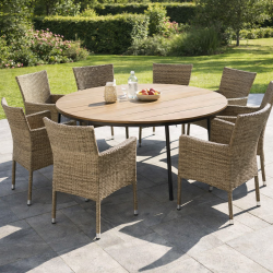 Vedligeholdelsesfrit havem�bels�t med �t moderne Dan havebord og 8 x Asta havestole!