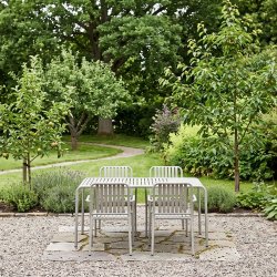 Lysegr�t Haya haves�t - S�t � 1 bord og 4 stole - Rust- og vedligeholdelsesfrit!
