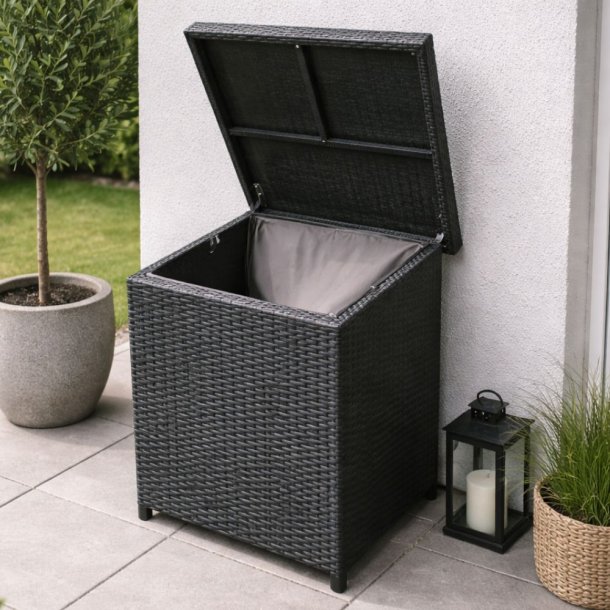 Lille vedligeholdelsesfri hyndeboks til s�dehynder - Fremstillet i alu og sort polyrattan