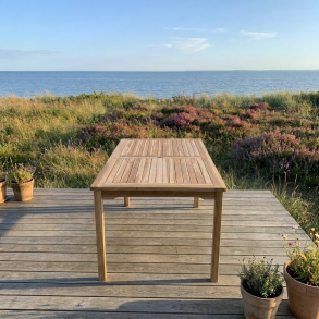 Java teakbord f�r 4-6 personer. Str. 90x150 cm H: 75 cm
