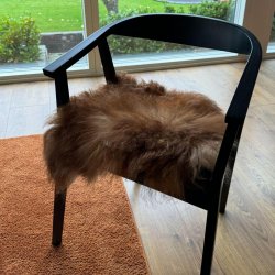 Stolsits i kta lammskinn - str. 40x40 cm - vlj frg