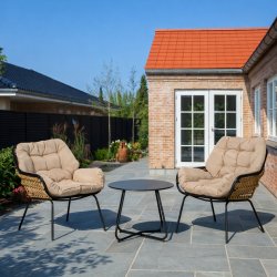 Lava Caf�s�t - Lille bord og 2 stole med sandfarvede all-weather hynder