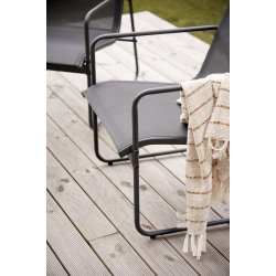 Elegant lounge st i sort. Lavet i metal og tekstilene.