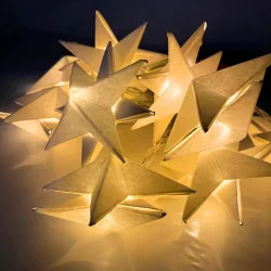 LED lavenergi lyskde med 10 papirs stjerner og batteriboks til indendrs brug