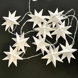 LED lavenergi lyskde med 10 papirs stjerner og batteriboks til indendrs brug