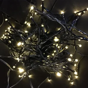 LED lavenergi lyskde der blinker i takt med musikken med batteriboks - Vlge lys farve