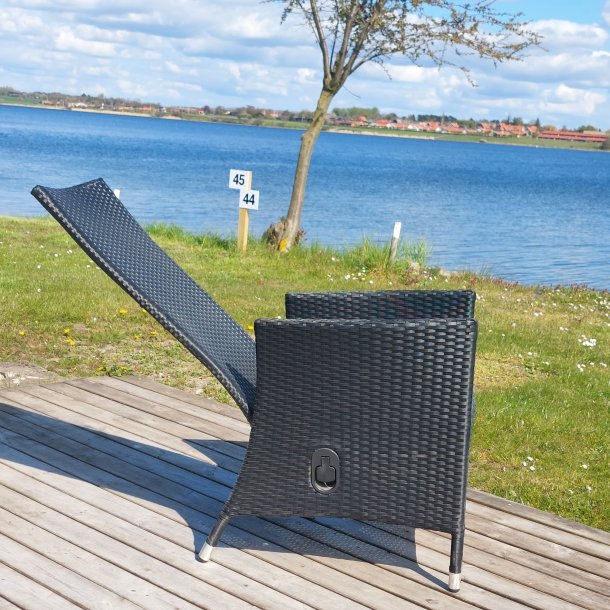Vedligeholdelsesfri havestol i UV-beskyttet polyrattan med pumpe - Model: Nanna