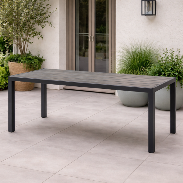 Nonwood Familjebord f�r 6-8 personer. storlek 90x205 cm. 100 % underh�llsfri. Modell: Berlin