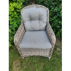 Caroline Lux loungestol i UV-beskyttet rund polyrattan. Inkl. lux all-weather hynder