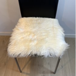 Stolsits i kta lammskinn - str. 40x40 cm - vlj frg