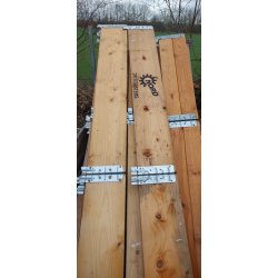 plantebed af natur genbrugspaller og rammer. DEMO - BRUGSMRKER OG LOGOER 