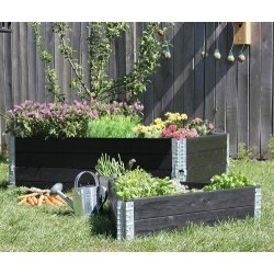 plantebed af natur genbrugspaller og rammer. DEMO - BRUGSMRKER OG LOGOER 