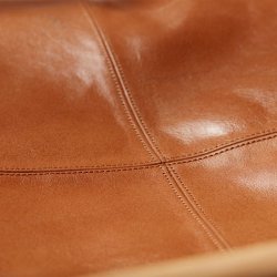 del tunn sittdyna i lder, brun