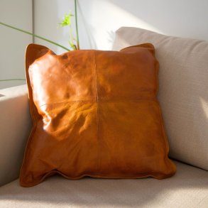 Pude i �gte b�ffell�der 50x50 cm. 12 cm tyk i midten af puden. -  V�lg farve