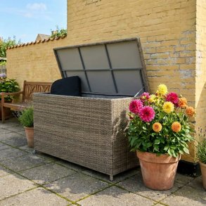 Vattent�t Sofia XL kuddbox med hjul och UV-skyddad polyrattan. V�lj en f�rg!