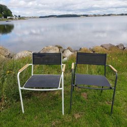 Roma stabelstol med teaktrs armln - vlg stellets farve