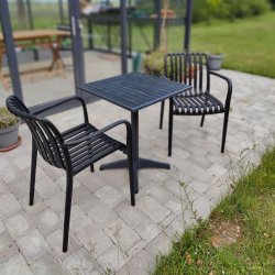 Cafst i vedligeholdelsesfrie materialer. Perfekt til dig som ikke nsker at oliebehandle.