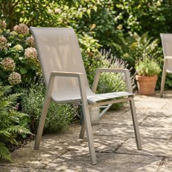 Moderne Fiona havem�bels�t � Havebord 205x90 cm &amp; 6 Stabelstole med Teak-look