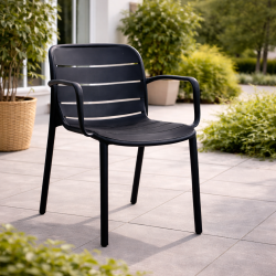 Moderne stabelstol i slidst�rk plast � stilrent design i 3 flotte farver