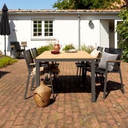 Verona staplingsstol med armstd i teak - svart